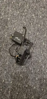 BMW 5 E39 Tailgate window lock/catch/latch 8238469 512469