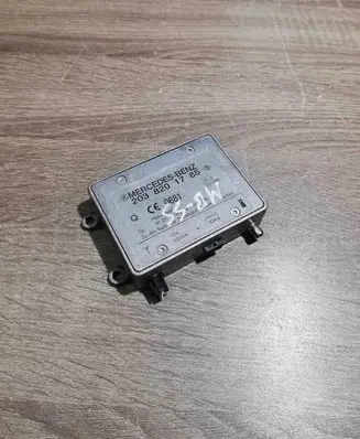 Mercedes-Benz C W203 Antenna control unit 2038201785