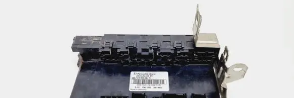 Mercedes-Benz C W203 Comfort/convenience module 2035452401 5DK00848641