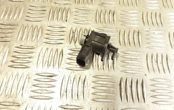 Volkswagen Beetle A5 Valve vacuum 1K0906283A