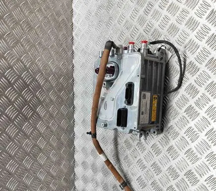 Voltage converter inverter