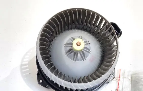 Toyota Auris E180 Heater fan/blower 2727008085