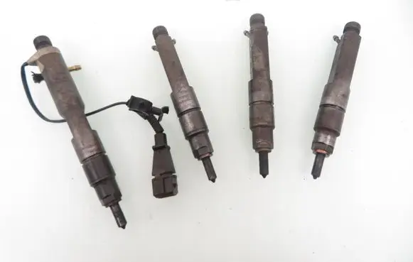Skoda Octavia Mk1 (1U) Fuel injectors set 028130201T 028130201J KBEL58P