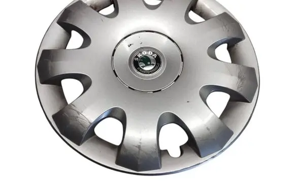 Skoda Octavia Mk2 (1Z) R15 wheel hub/cap/trim 1Z0601147A