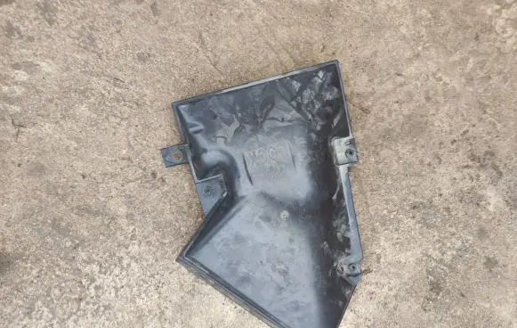 BMW X6 E71 Air filter box cover 6945575 10834110