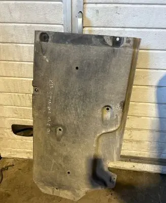 KIA Stinger Center/middle under tray cover 
