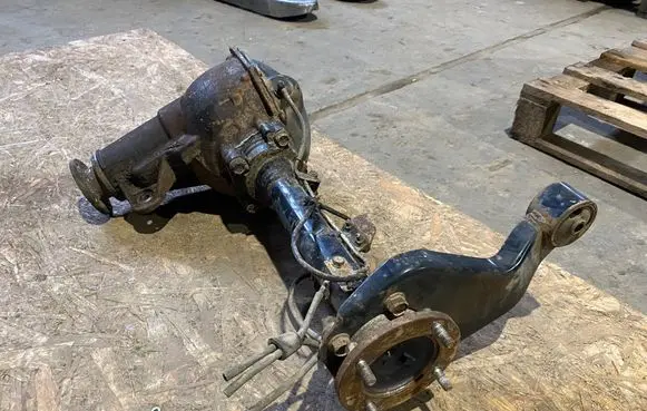 Mitsubishi L200 Front differential N4008032