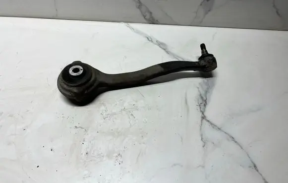 Mercedes-Benz C W204 Front lower control arm/wishbone 20305