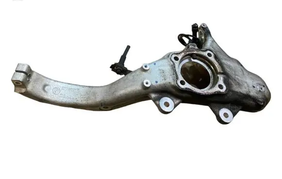 BMW X5M F85 Front wheel hub spindle knuckle 6869870 77377317 31216869870