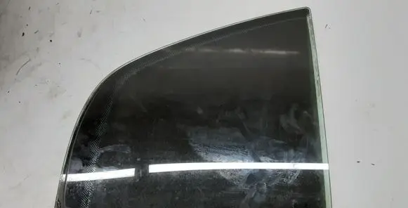 Skoda Superb B5 (3U) Rear vent window glass 