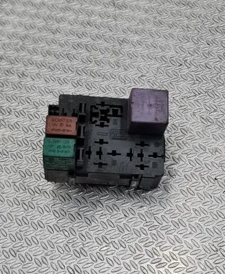Renault Clio II Fuse module 15446191