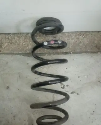 Toyota Auris E180 Rear coil spring