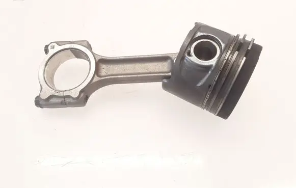 Renault Clio IV Piston with connecting rod 19447 7657