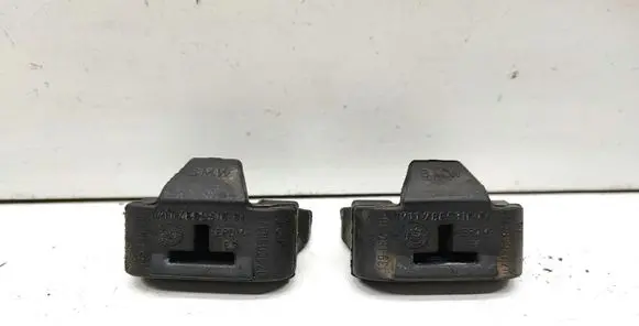 Radiator mount bracket