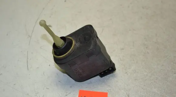 Audi A4 S4 B5 8D Headlight level adjustment motor 6k5941295