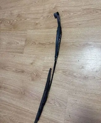 Hyundai Elantra Front wiper blade arm