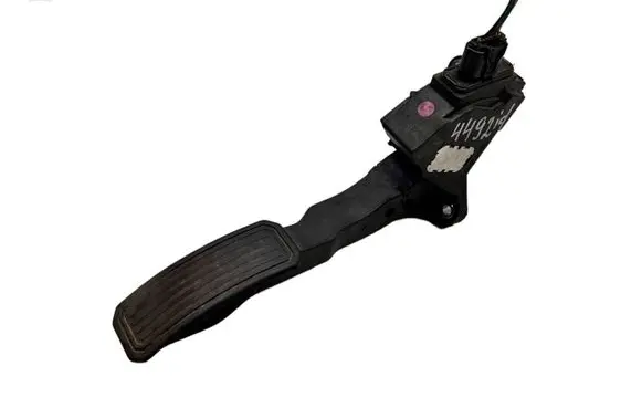 Toyota Avensis T270 Accelerator throttle pedal 7811002021 52313707076