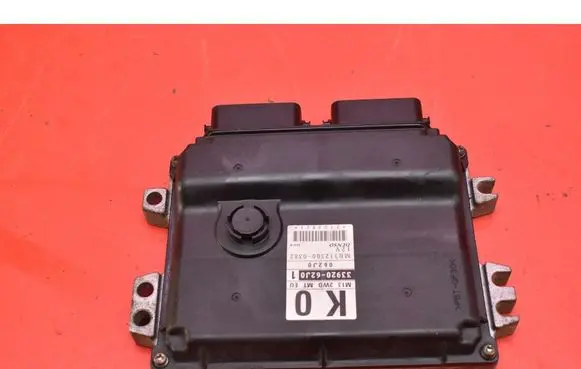 Suzuki Swift I Engine control unit/module ECU 3392062J0