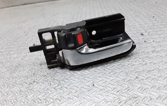Toyota Corolla Verso E121 Front door interior handle