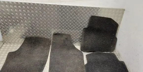 Toyota Yaris Car floor mat set 