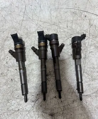 Toyota Yaris Fuel injectors set 0445110262