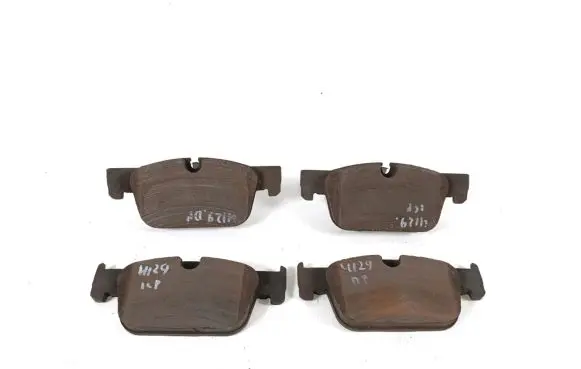 Volvo V60 Brake pads (front) 31658359