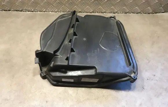 BMW 5 F10 F11 Air filter box cover 9216223