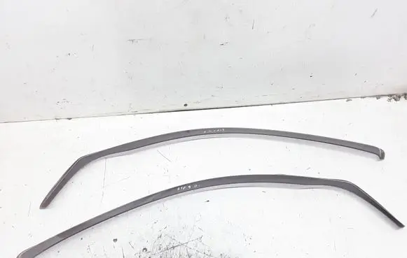 Chrysler Sebring (JS) Front door wind deflector 