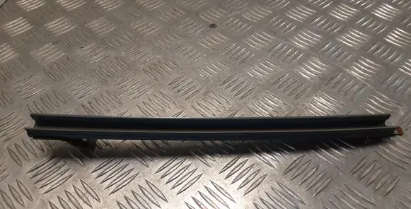 Toyota Land Cruiser (HDJ90) Rear door windshield rail 