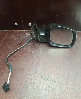 Volkswagen PASSAT B5 Front door electric wing mirror E1020514