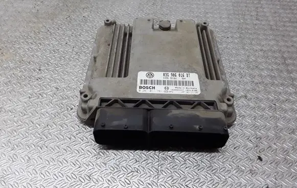Volkswagen Touran I Engine control unit/module 03G906016BT 0281011761