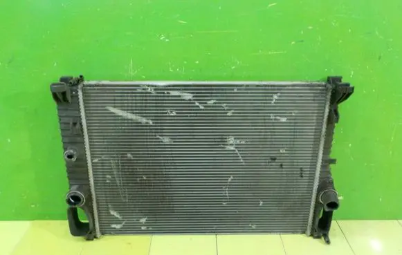 Mercedes-Benz CLS C219 Coolant radiator A2115003402
