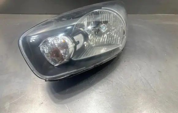 KIA Picanto Headlight/headlamp 921011Y0