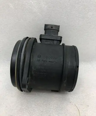 Volvo XC70 Mass air flow meter 30785472