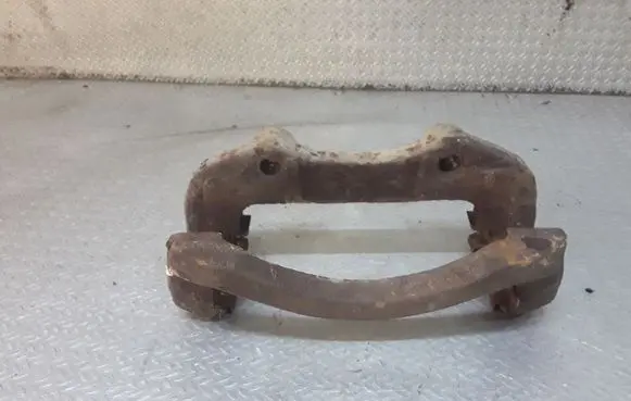 Nissan X-Trail T30 Front Brake Caliper Pad/Carrier 