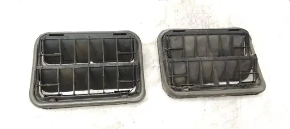 Renault Laguna III Quarter panel pressure vent 7700838358