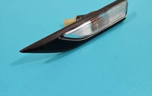 Front indicator light