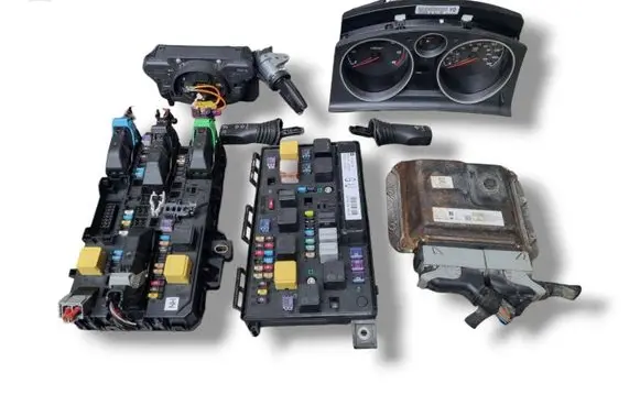 Opel Zafira B Engine ECU kit and lock set MB275800-8166 98113173