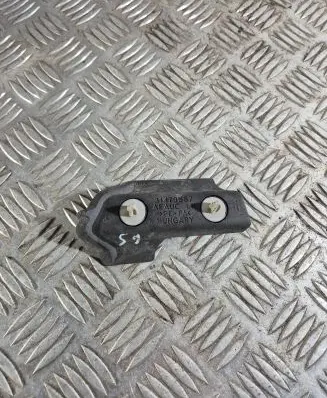 Volvo S60 Fender mounting bracket 31479557
