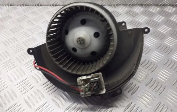 Opel Astra H Front door blower motor 52407543