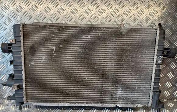 Opel Astra H Coolant radiator 13128925