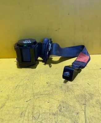Chevrolet Captiva Third row seat belt 
