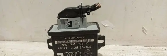 Audi A6 S6 C6 4F Light module LCM 8P0907357C