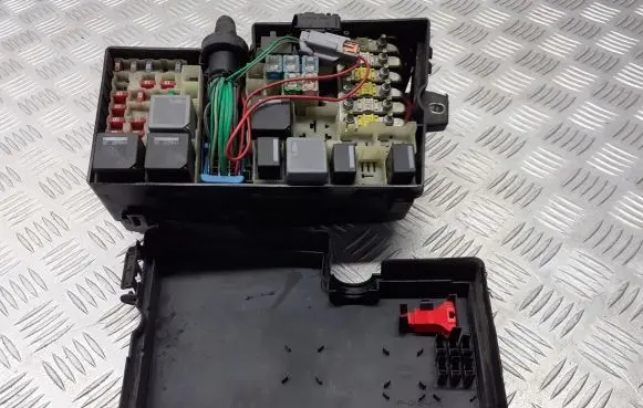 Ford C-MAX I Fuse box set 3M5T-14A067-BC
