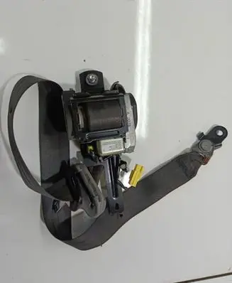 Honda FR-V Front seatbelt J0XQ5308P