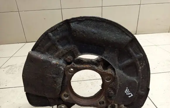 Volvo XC90 Front wheel hub spindle knuckle