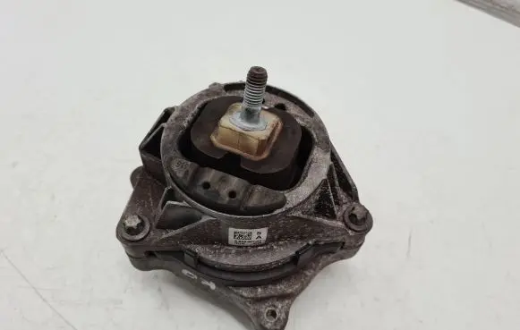 BMW 1 F20 F21 Engine mount bracket 6859407