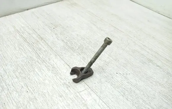 Ford Mondeo MK IV Fuel Injector clamp holder
