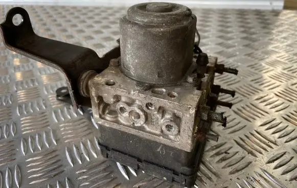Toyota Avensis Verso ABS Pump 8954144051 4451044051 FCC1510190