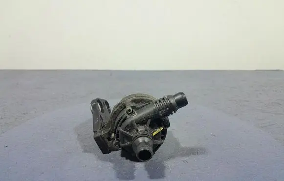 BMW X5 E53 Water pump 8477210